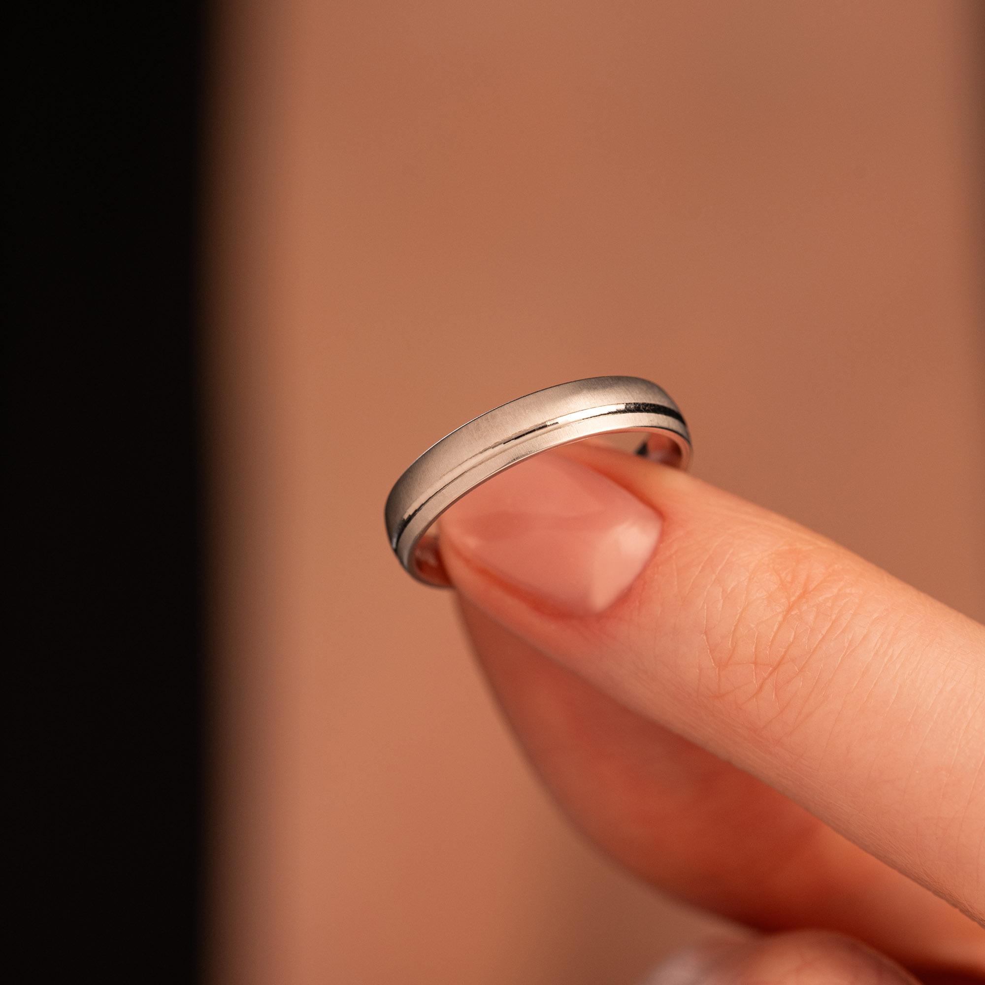 Обручальное кольцо из белого золота 210-000-719