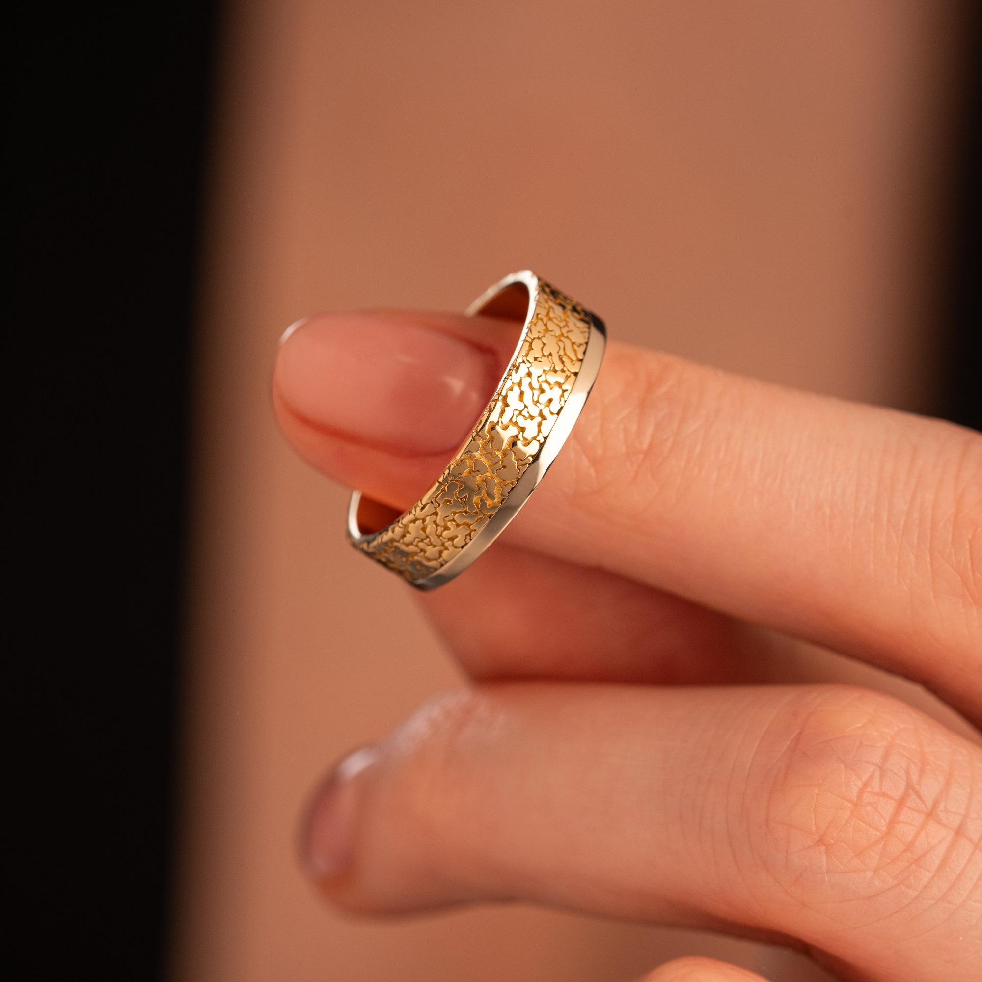 Кольцо из желтого и белого золота 585 пробы 931808