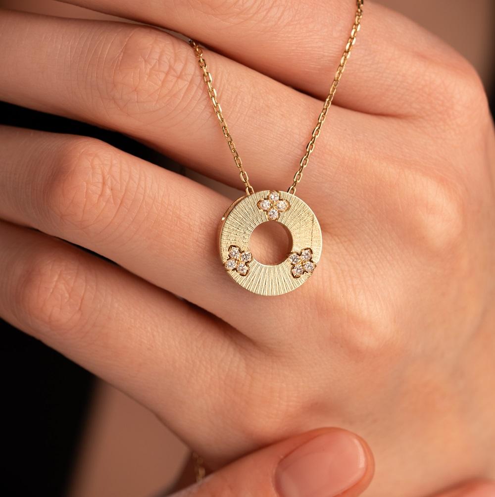 Подвеска из желтого золота с бриллиантами 934682Б