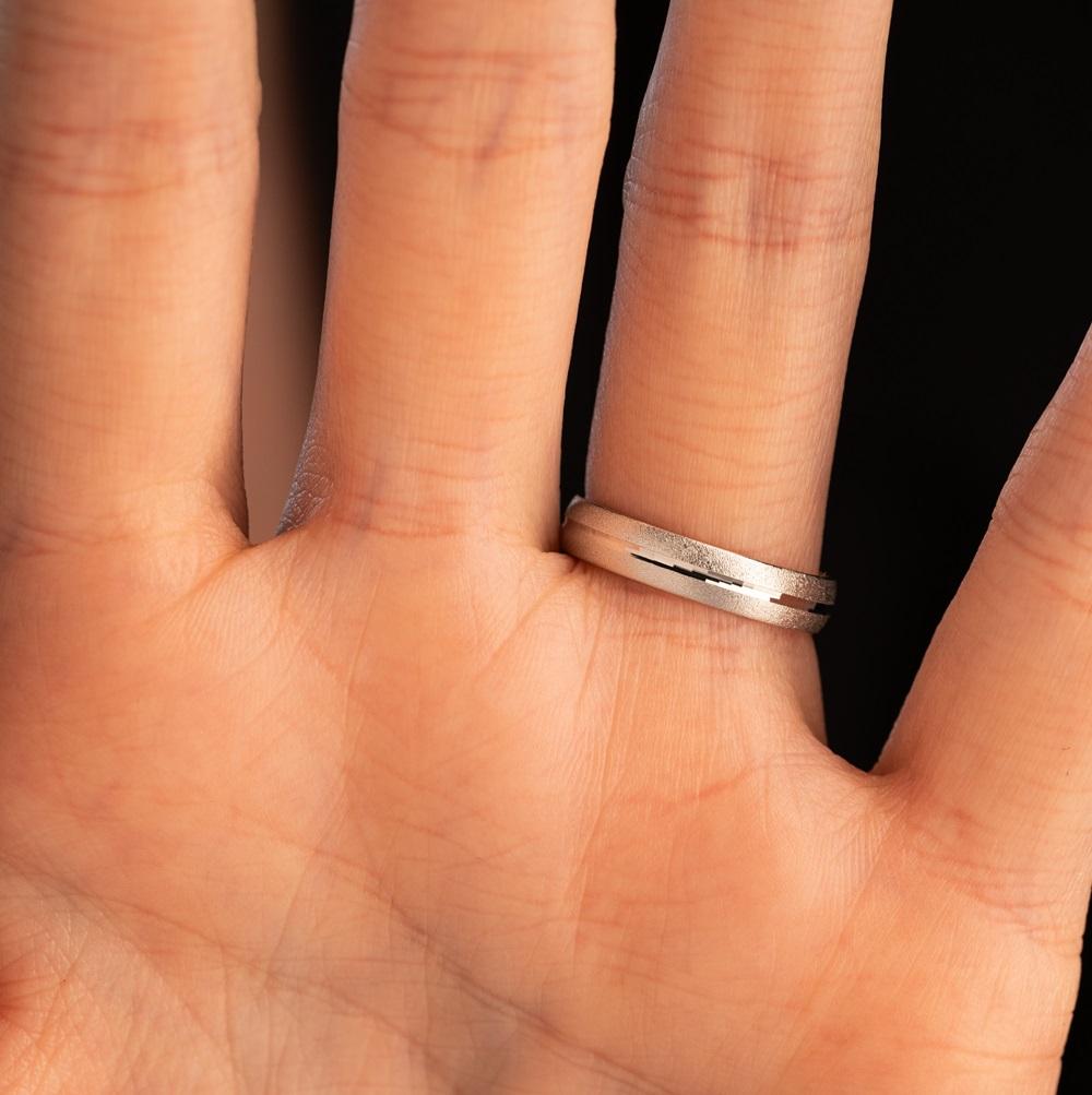 Обручальное кольцо из белого золота 210-000-720