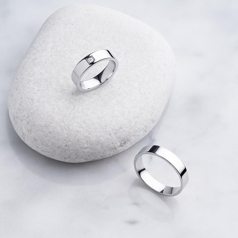 Обручальное кольцо из белого золота 210-000-308