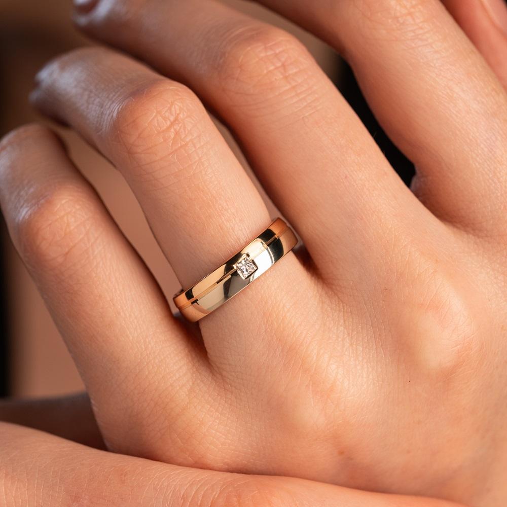 Обручальное кольцо с бриллиантами 432-010-307