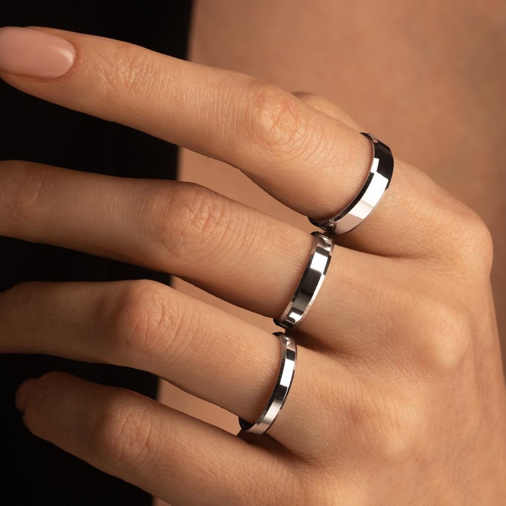 Обручальное кольцо из серебра 010-000-454