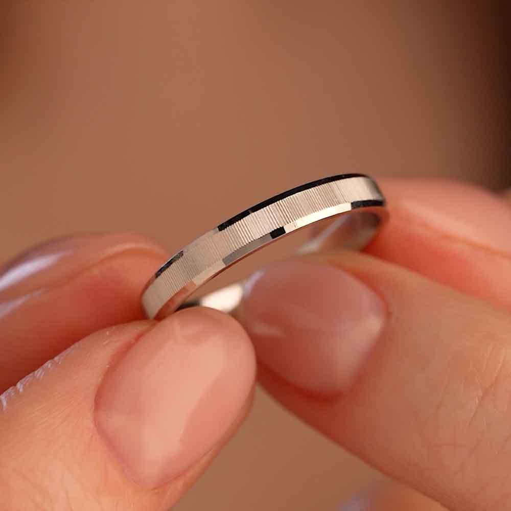 Обручальное кольцо из белого золота 210-000-555