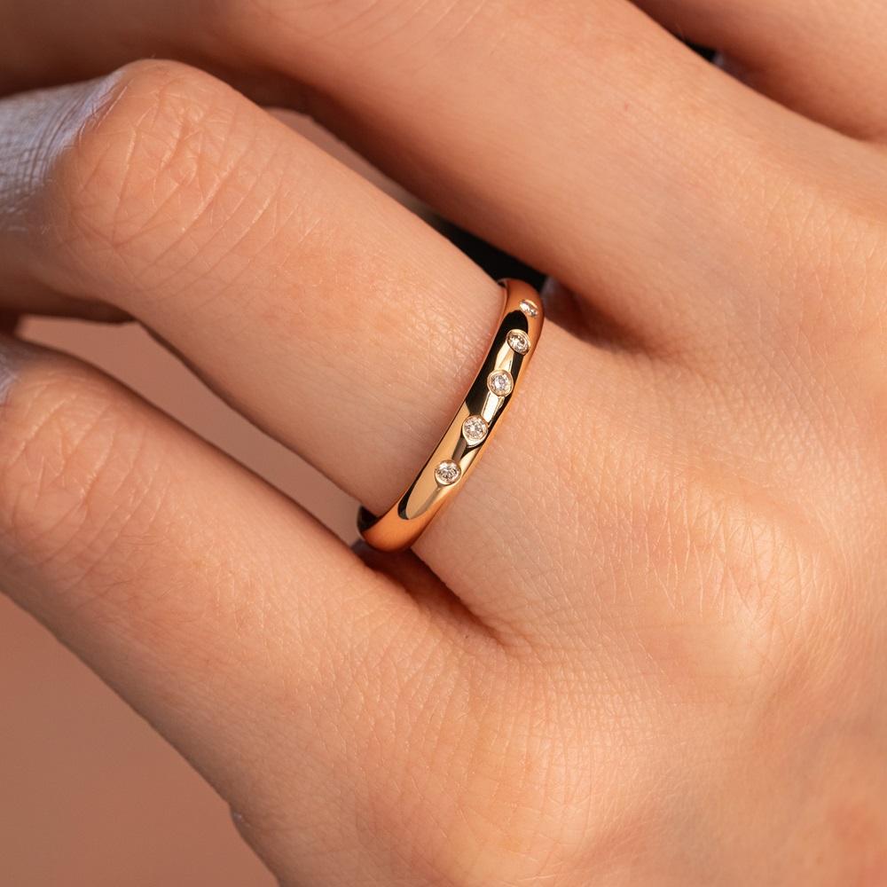 Обручальное кольцо с бриллиантами 102-050-530