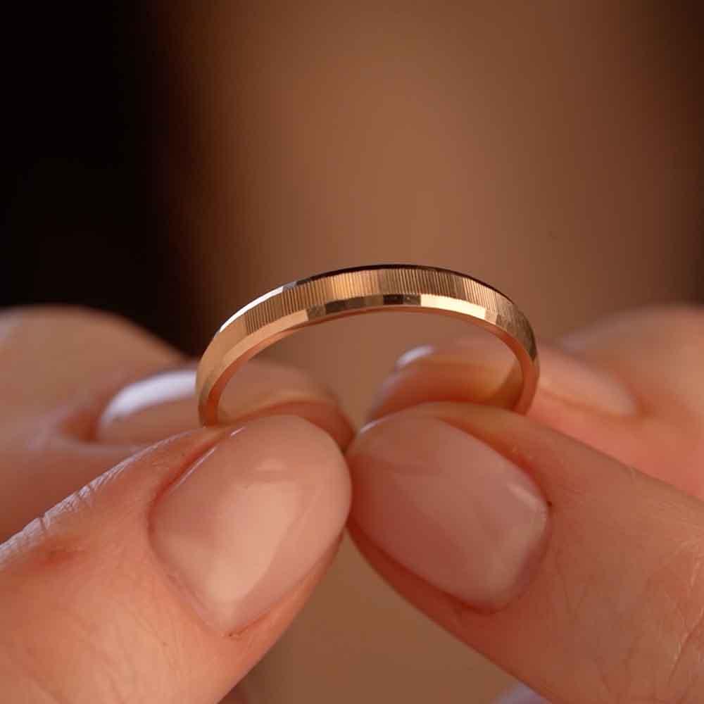 Обручальное кольцо из красного золота 200-000-555