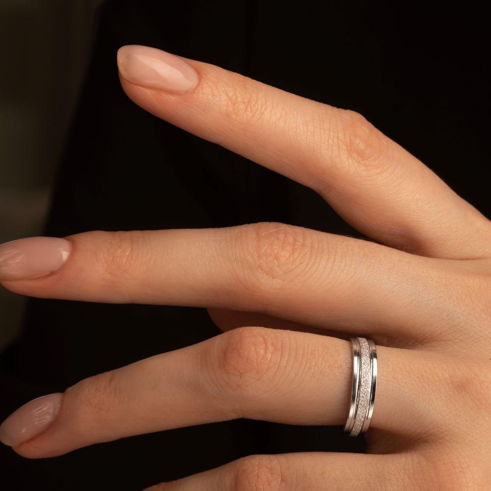 Обручальное кольцо из белого золота 210-000-718