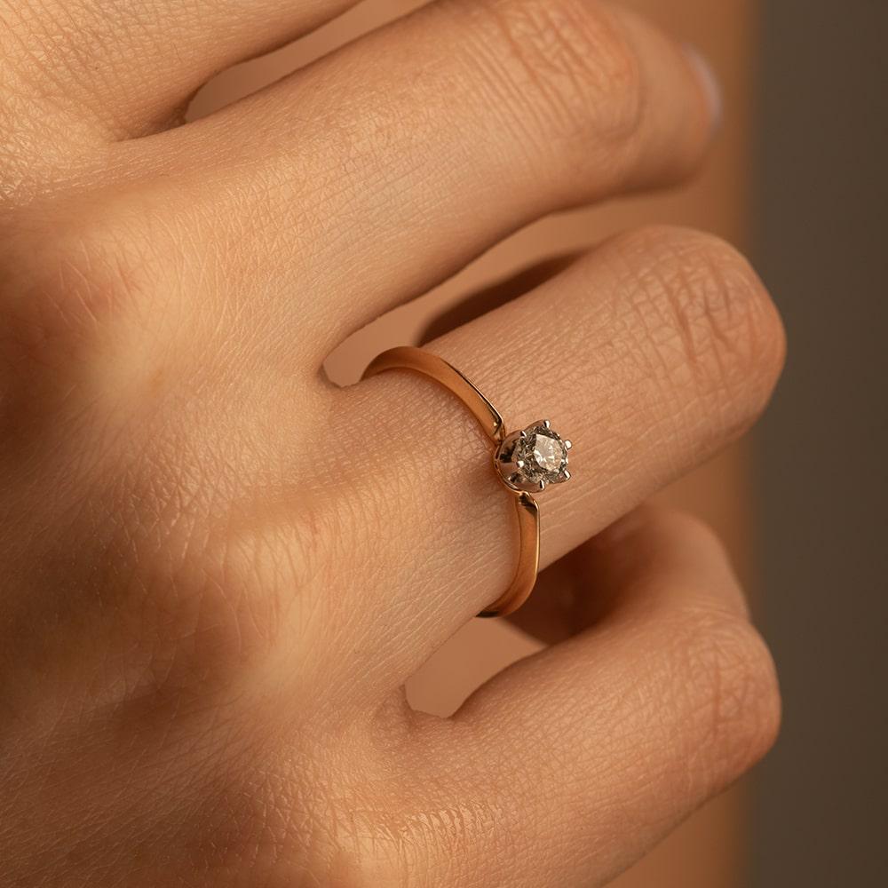 Кольцо из золота с бриллиантом 911050Б