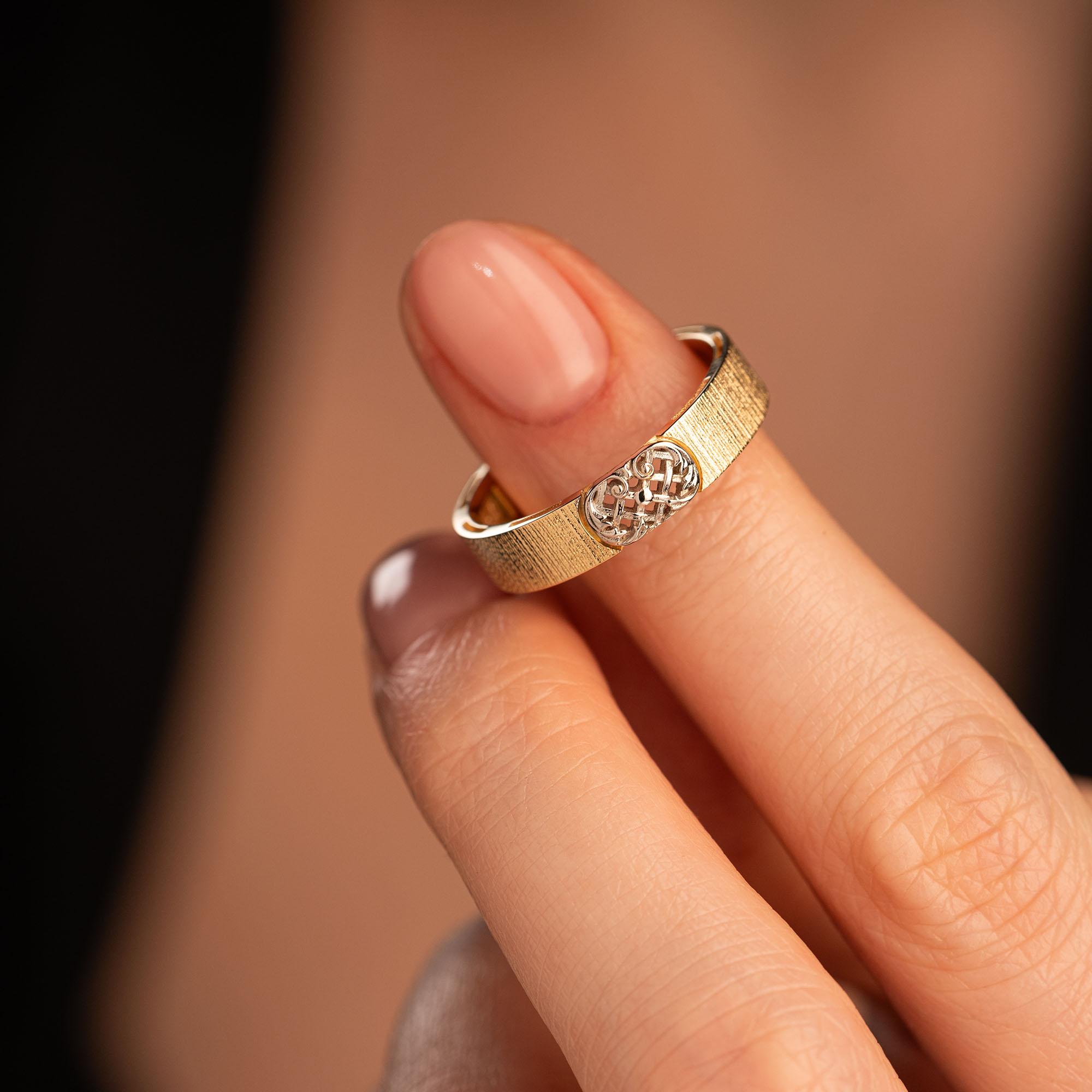 Кольцо из желтого и белого золота с рубином 9311035