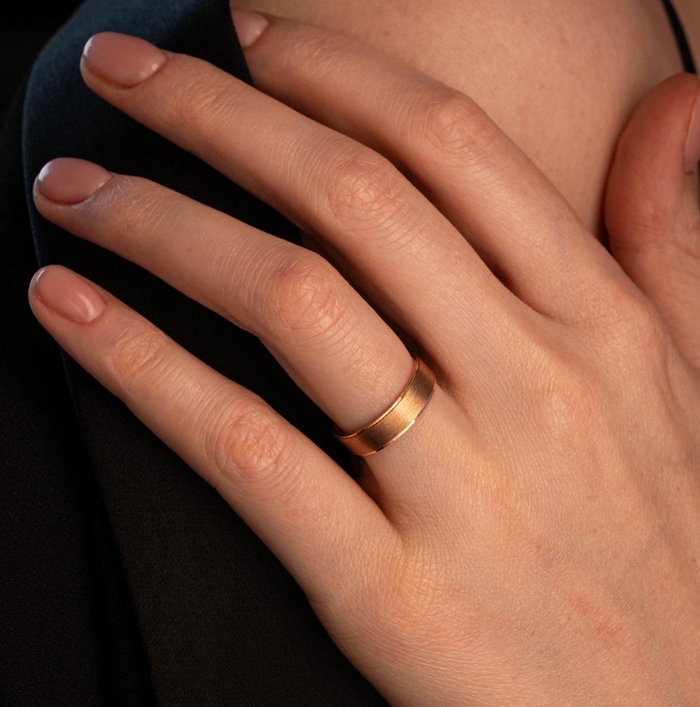 Обручальное кольцо из красного золота 200-000-737