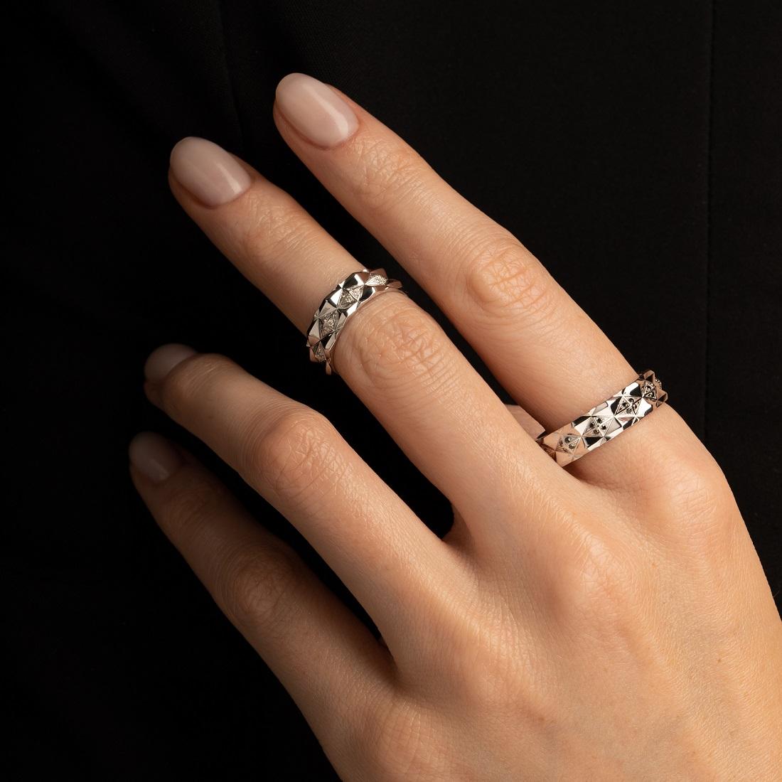 Обручальное кольцо из белого золота 585 пробы с черными бриллиантами 921745ЧБ