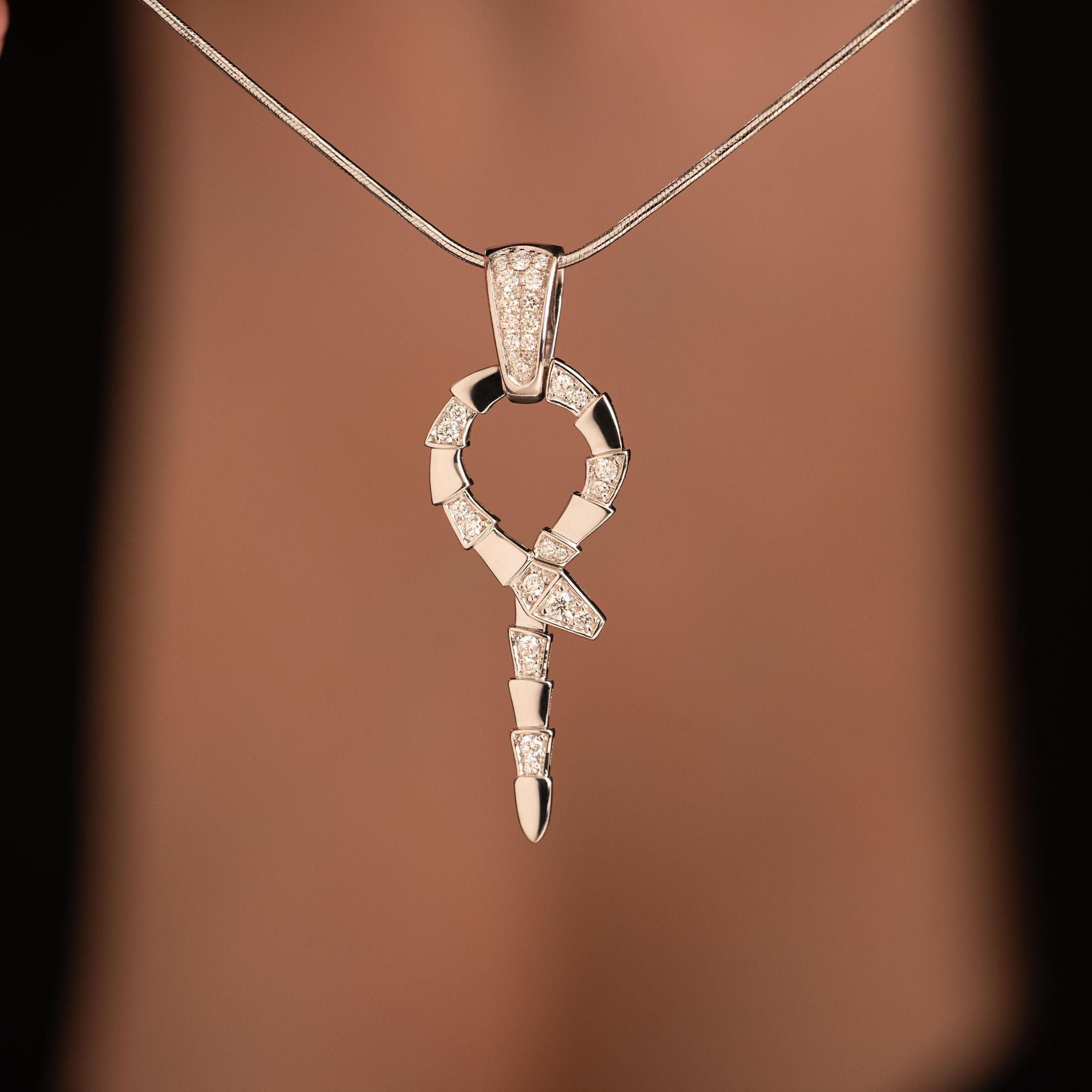 Подвеска из золота с бриллиантами 924871Б