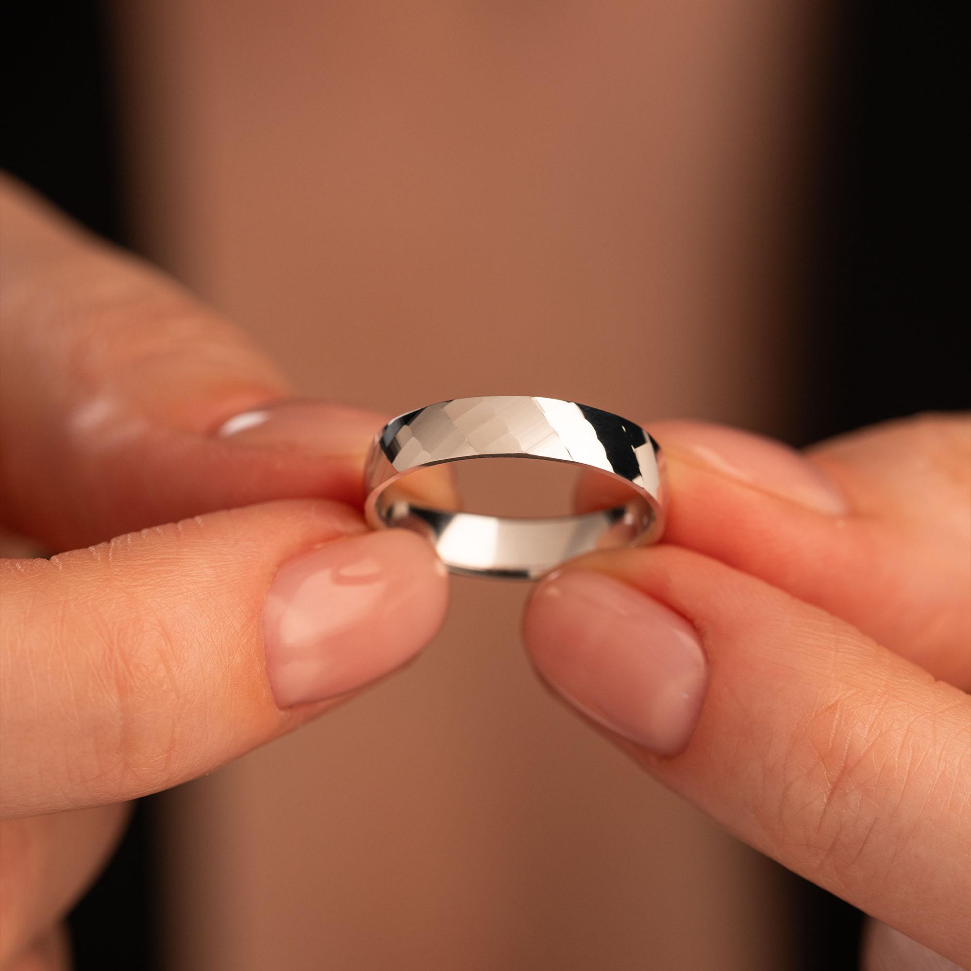 Обручальное кольцо из белого золота 510-000-1011