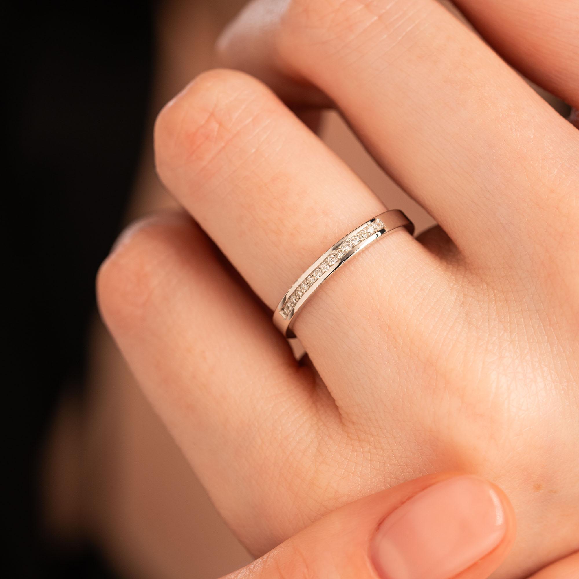 Обручальное кольцо с бриллиантами 212-150-306