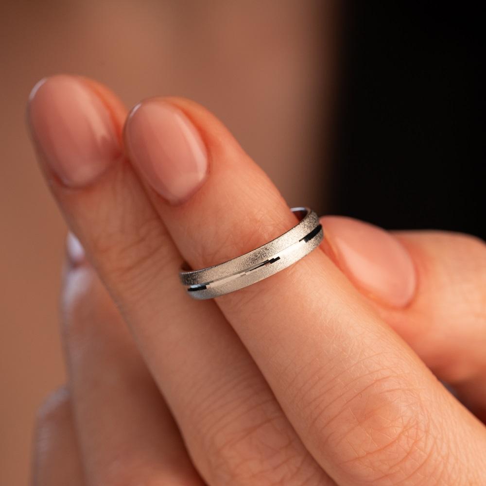 Обручальное кольцо из белого золота 210-000-720