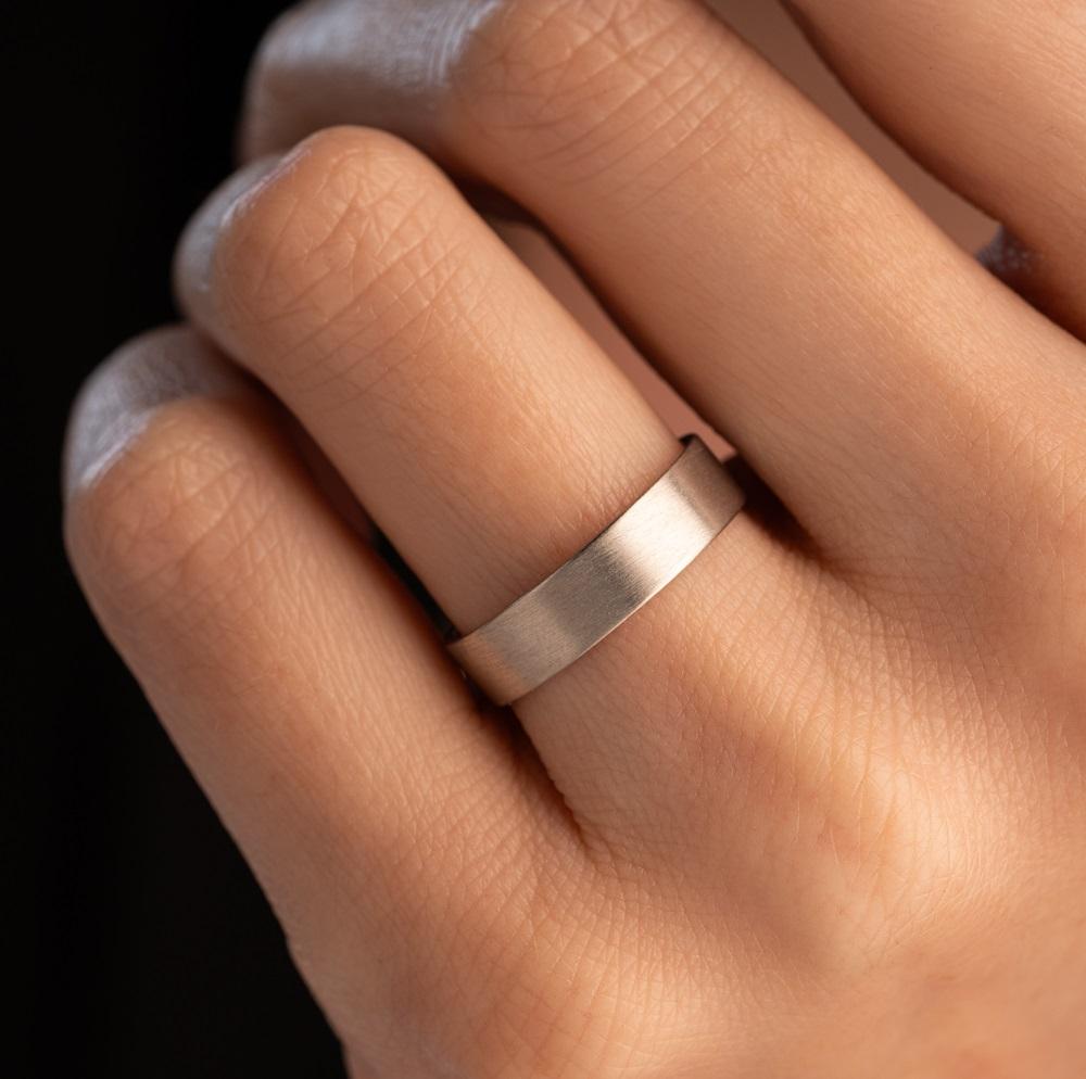 обручальное кольцо из серебра 010-000-356