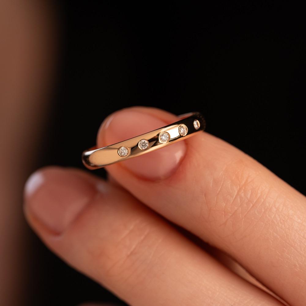 Обручальное кольцо с бриллиантами 102-050-530