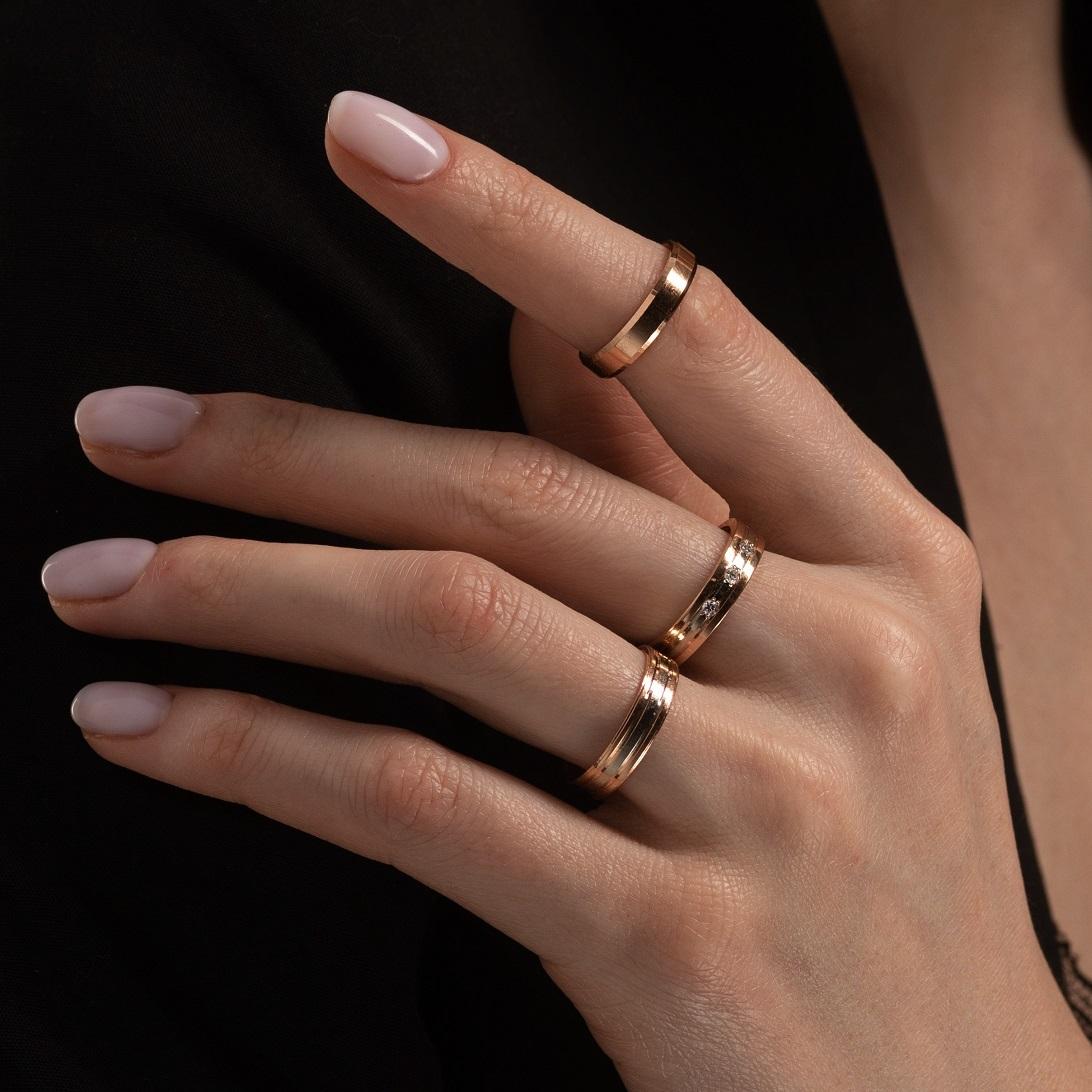 Обручальное кольцо двухсплавное с бриллиантами 452-030-317