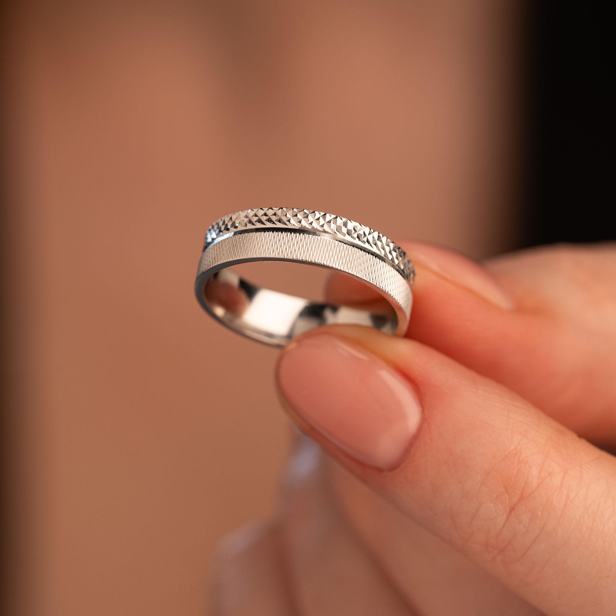 Обручальное кольцо из белого золота 510-000-1022