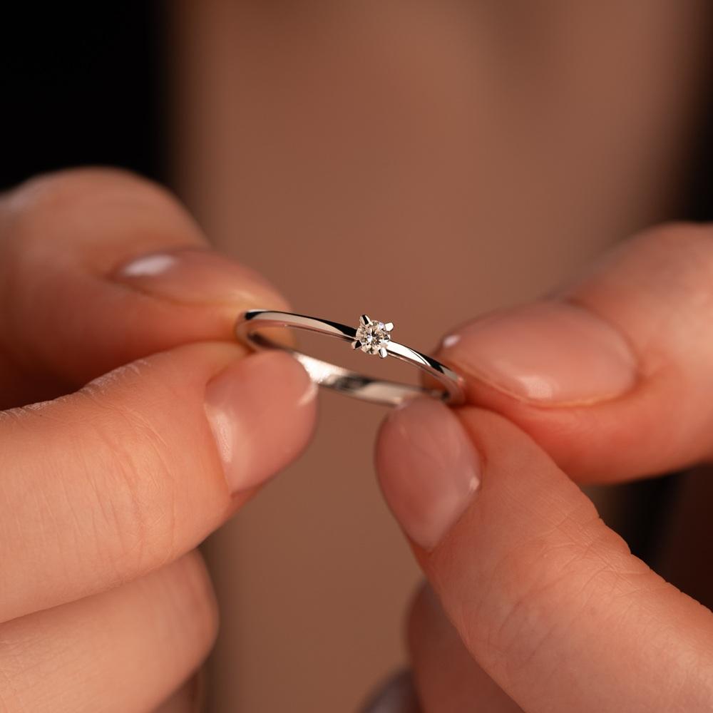 Кольцо из белого золота с бриллиантом 9211003Б