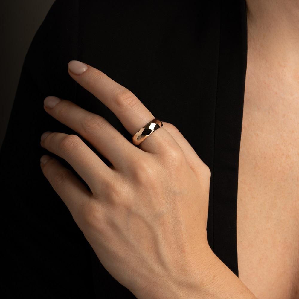 Кольцо из красного золота широкое 911669