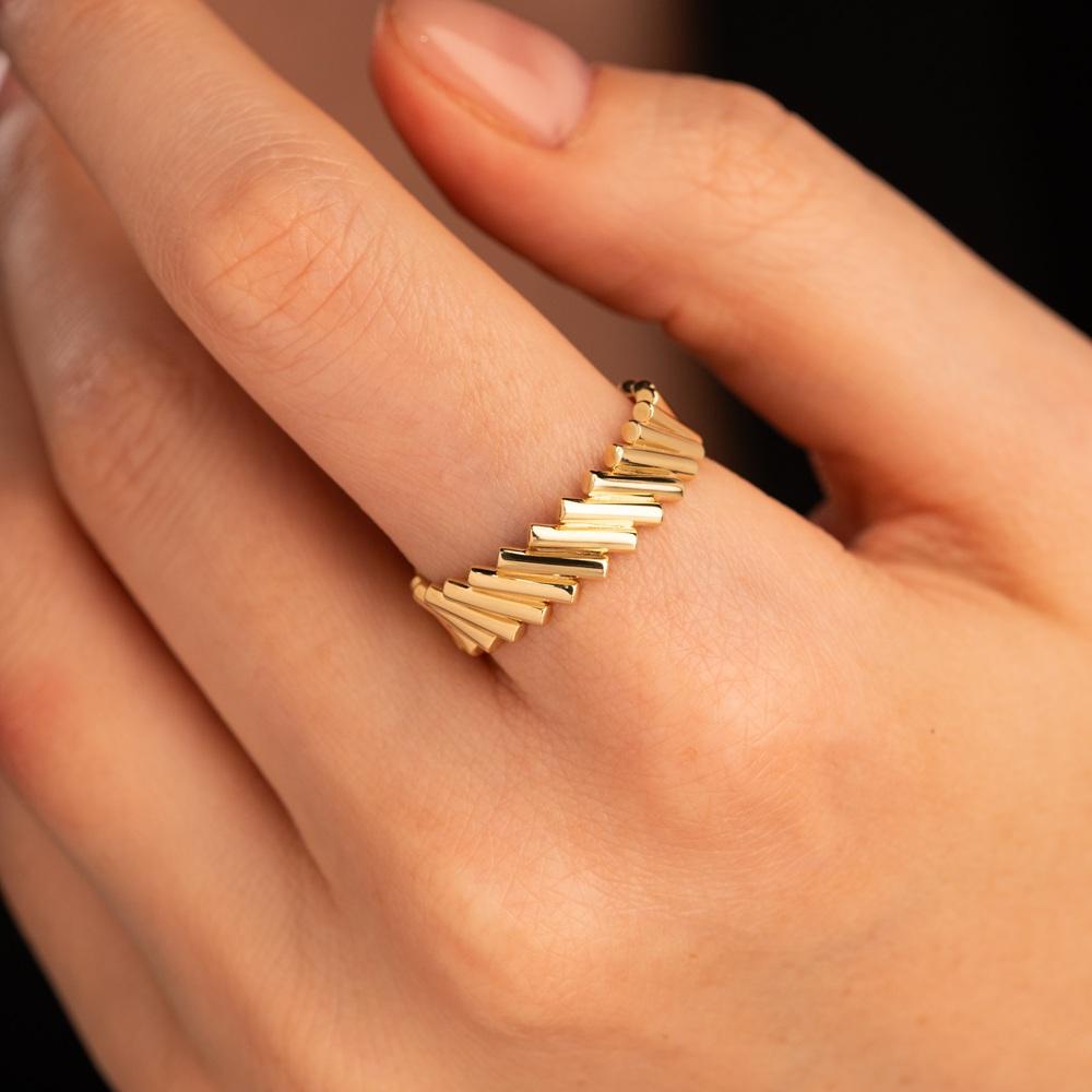 Кольцо из желтого золота 931948