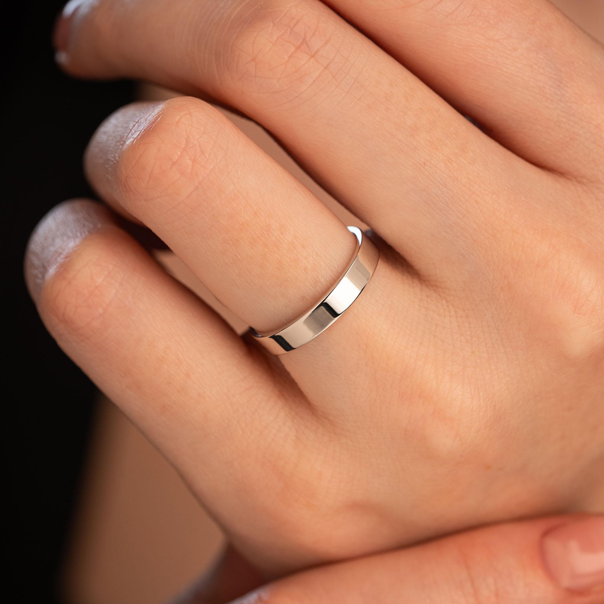 Обручальное кольцо из белого золота 210-000-308