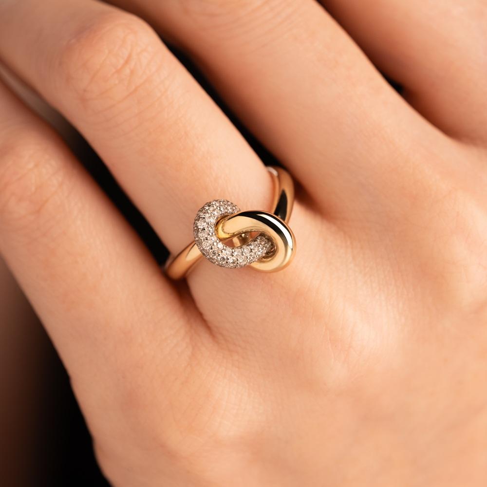 Витое кольцо из желтого золота с бриллиантами 931972Б