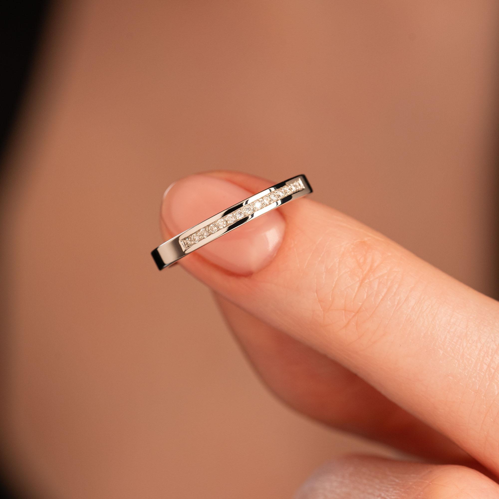 Обручальное кольцо с бриллиантами 212-150-306