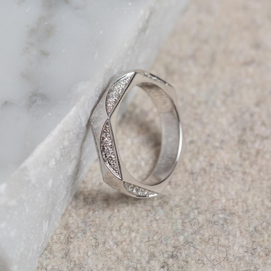 Кольцо из золота с бриллиантами 921431Б