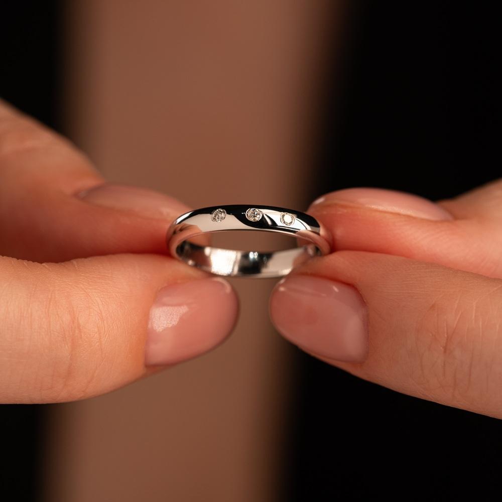 Обручальное кольцо с бриллиантами 112-030-530