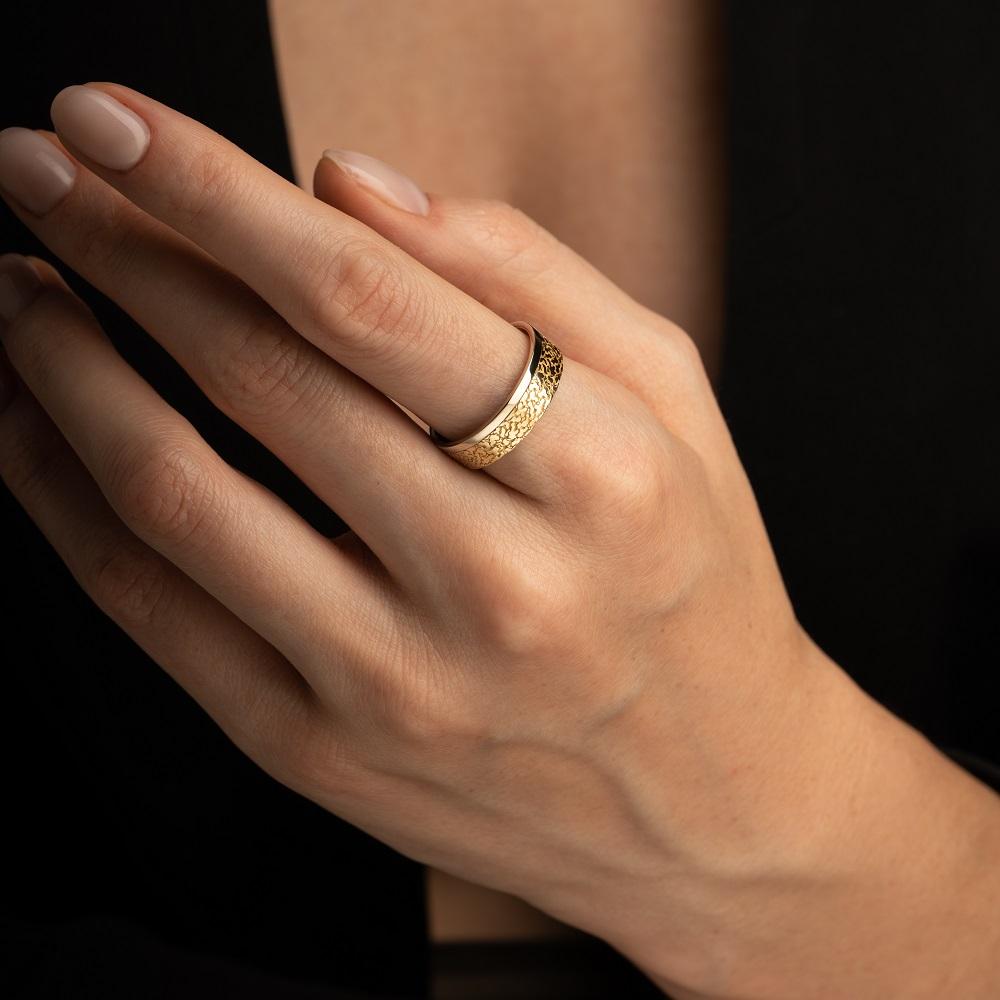 Кольцо из желтого и белого золота 585 пробы 931808