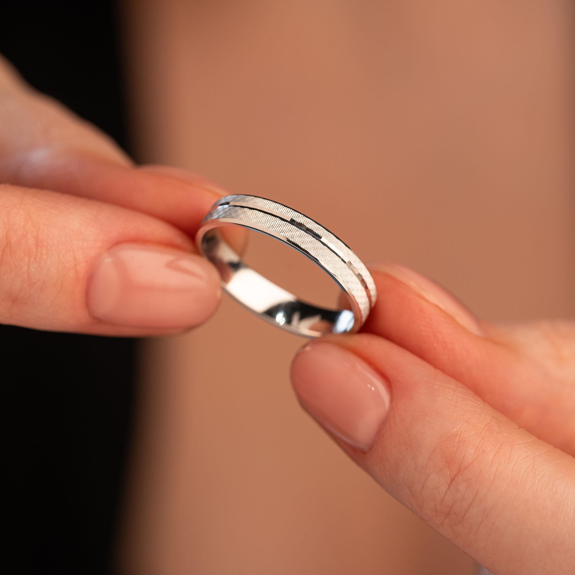 Обручальное кольцо из белого золота 510-000-1026