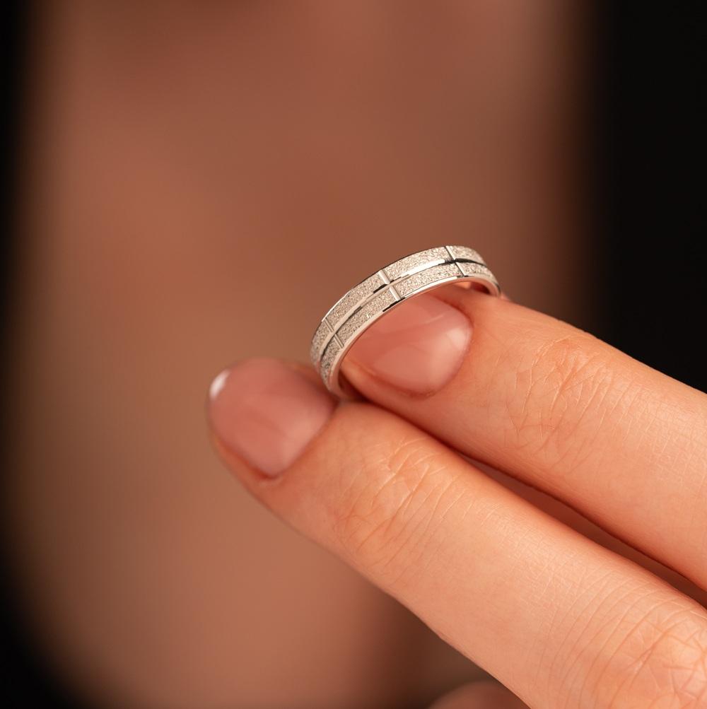 Обручальное кольцо из белого золота 210-000-932