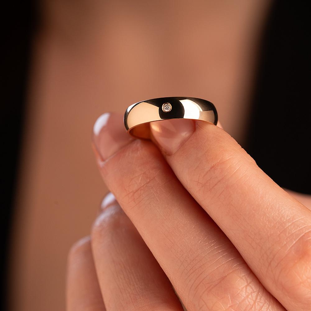 Обручальное кольцо с бриллиантом 102-010-550