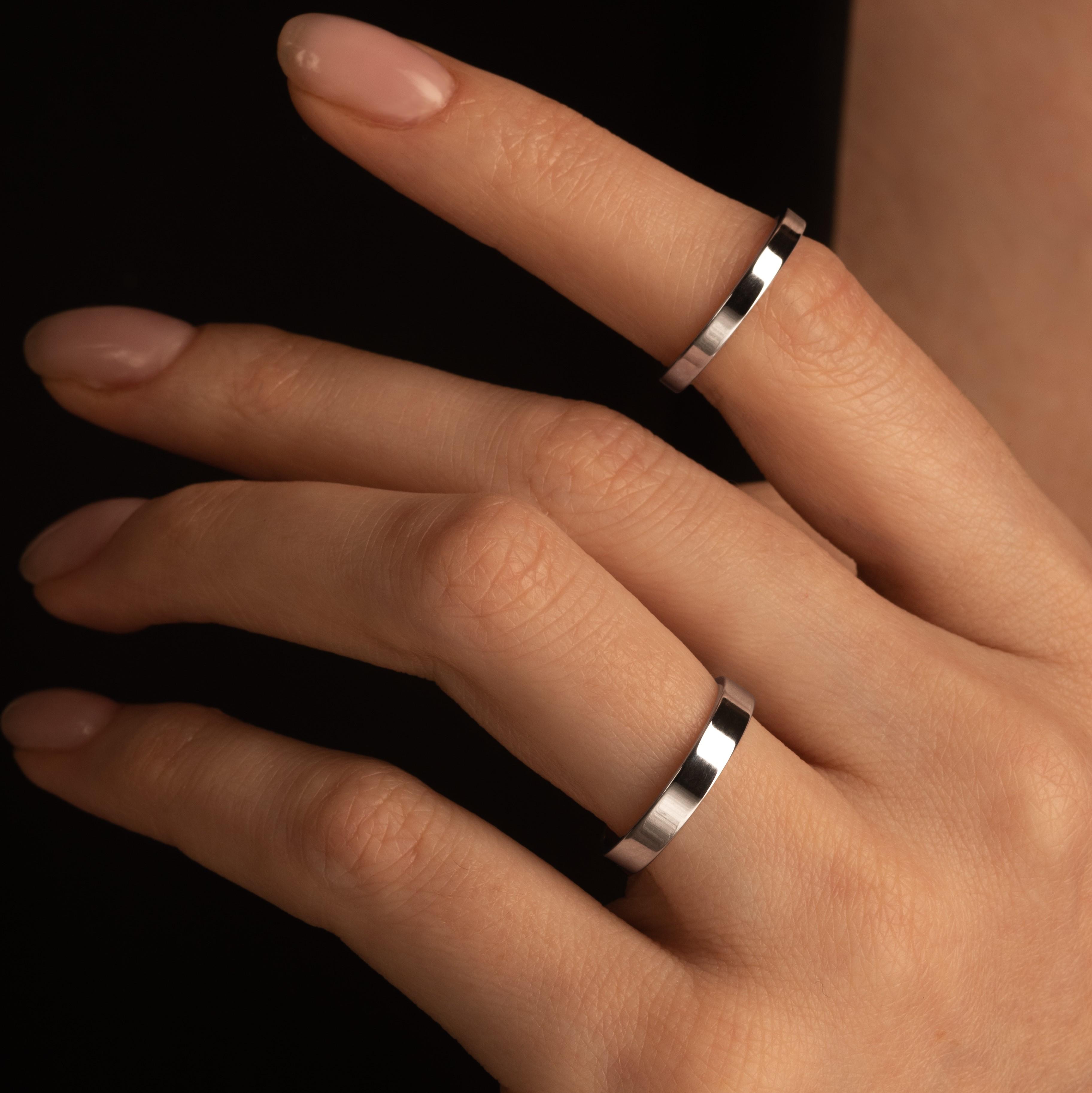 Обручальное кольцо из серебра 010-000-308