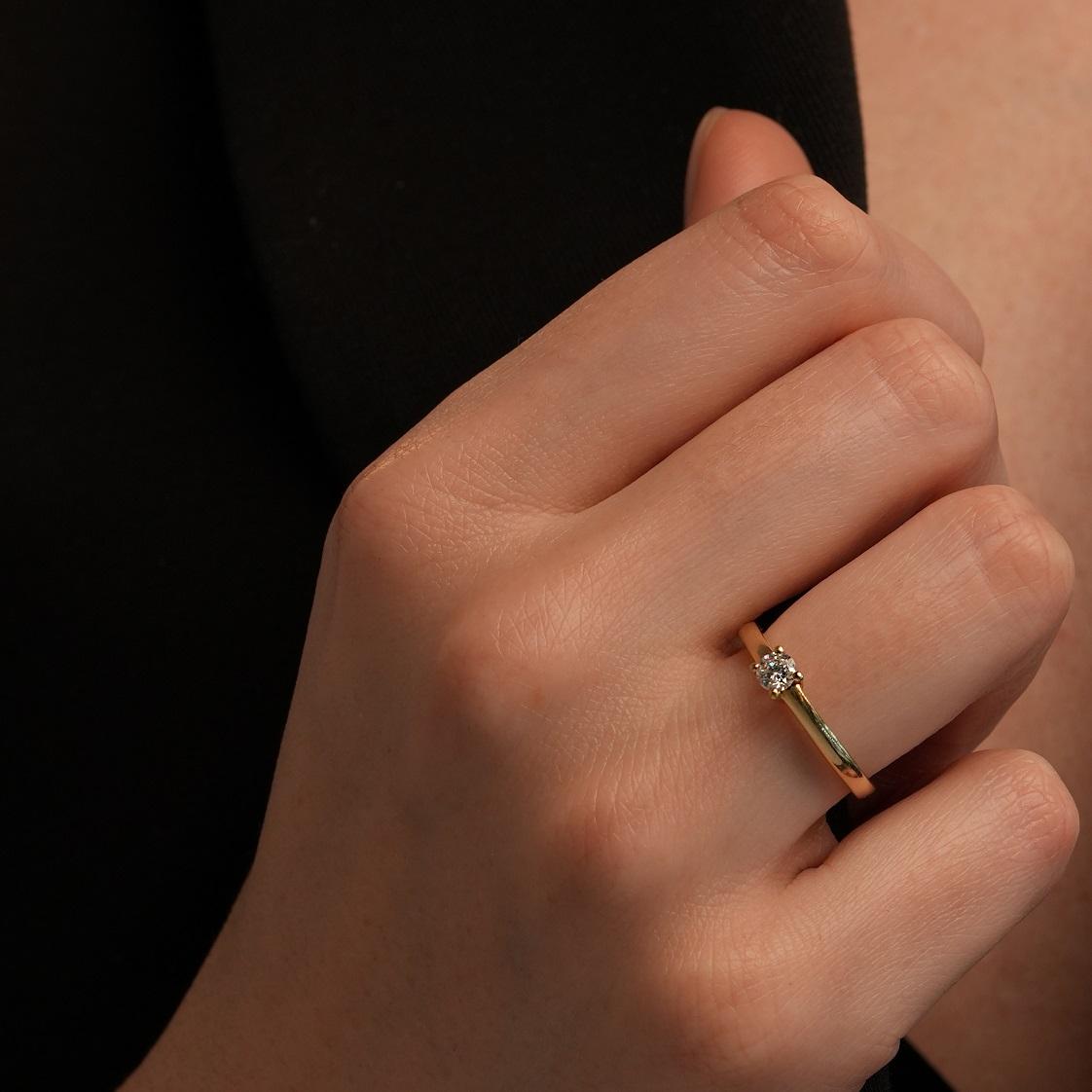 Кольцо из золота с бриллиантом 931214Б