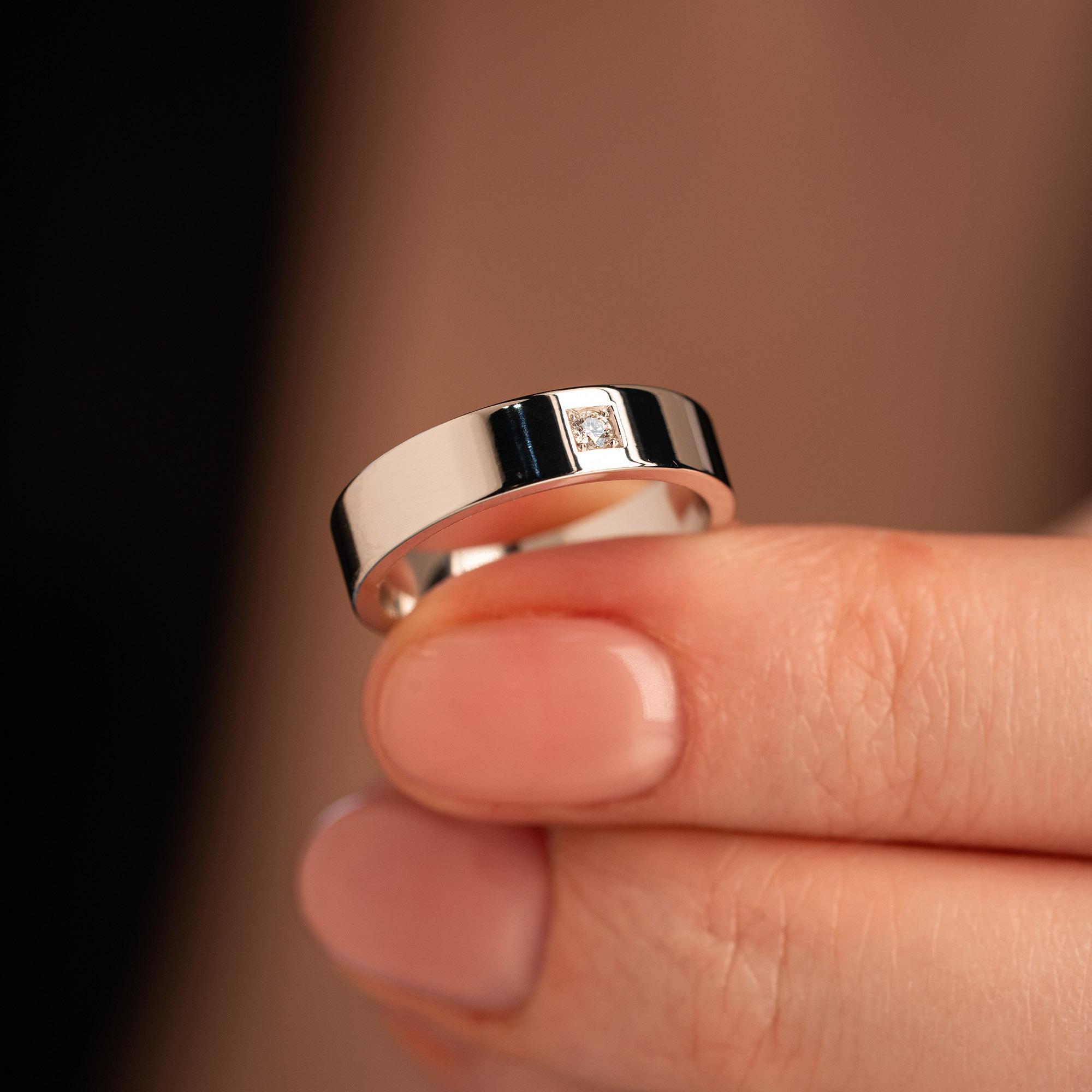 Кольцо с бриллиантом 212-010-327