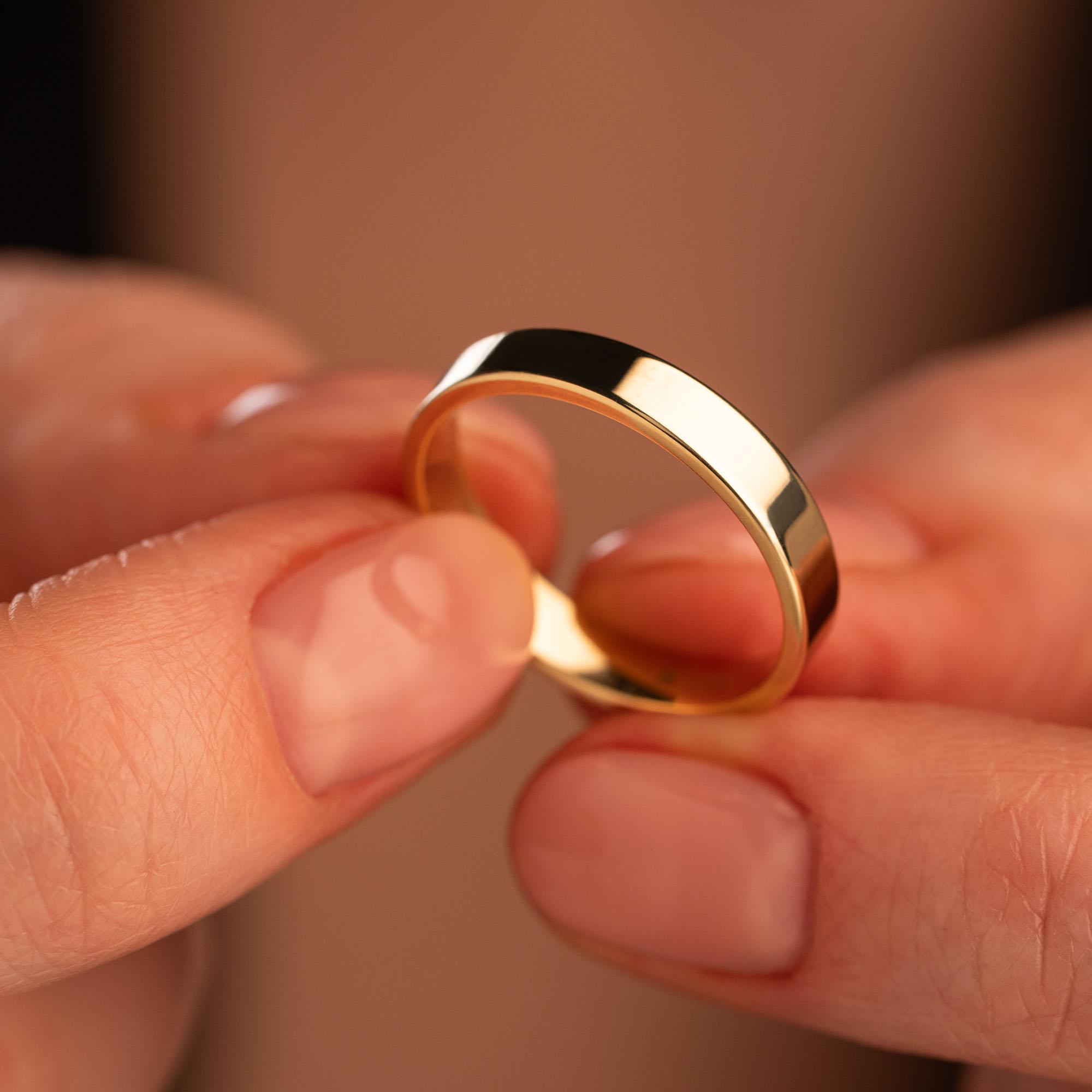 Обручальное кольцо из желтого золота 220-000-308