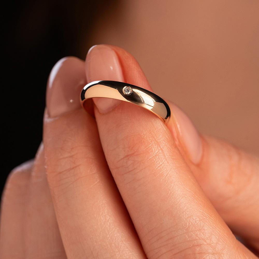 Обручальное кольцо с бриллиантом 102-010-540