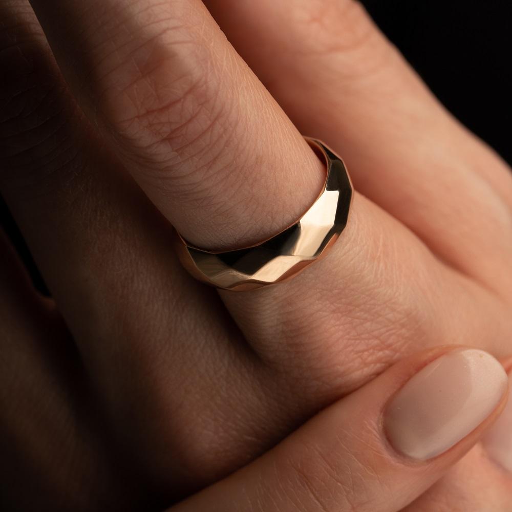 Кольцо из красного золота широкое 911669