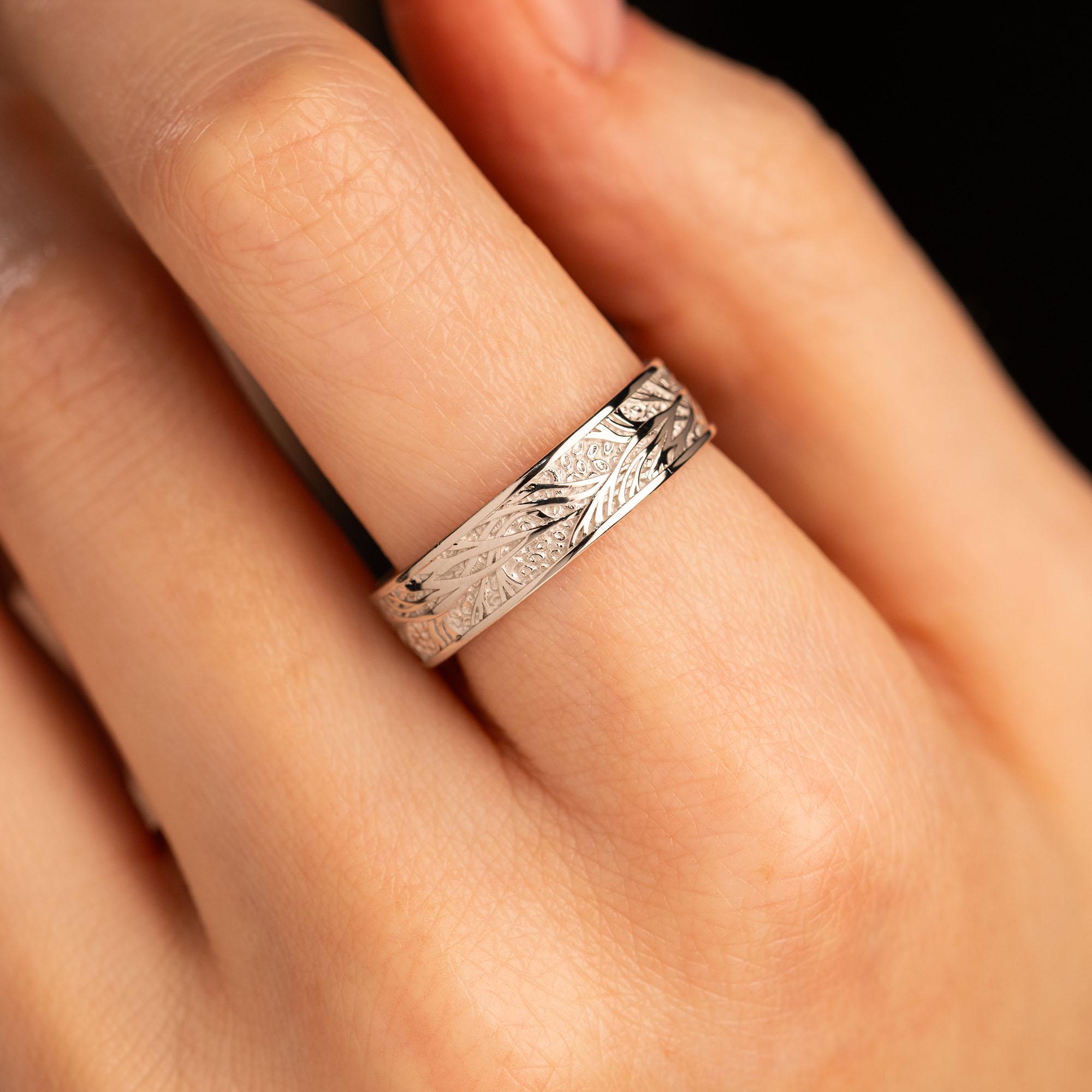 Кольцо из белого золота 921936