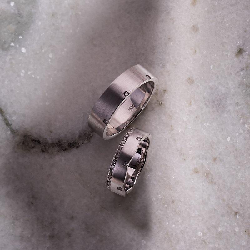 Кольцо из золота с бриллиантами 921585Б