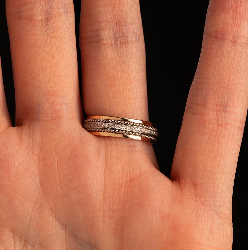 Обручальное кольцо с бриллиантами 432-600-406