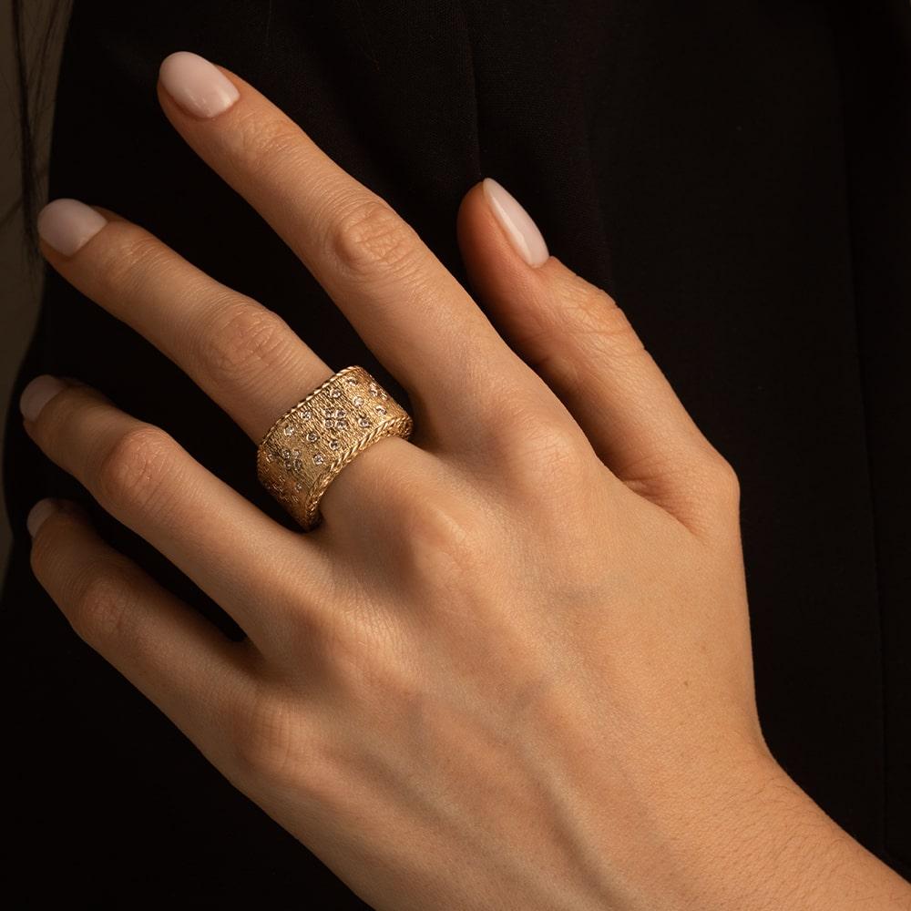 Кольцо из желтого золота с бриллиантами 931696Б