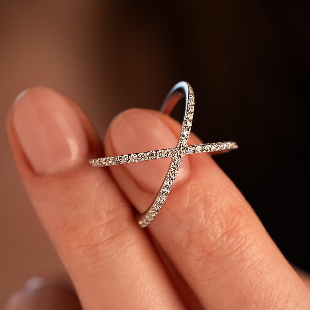 Кольцо из белого золота с бриллиантами 921897Б