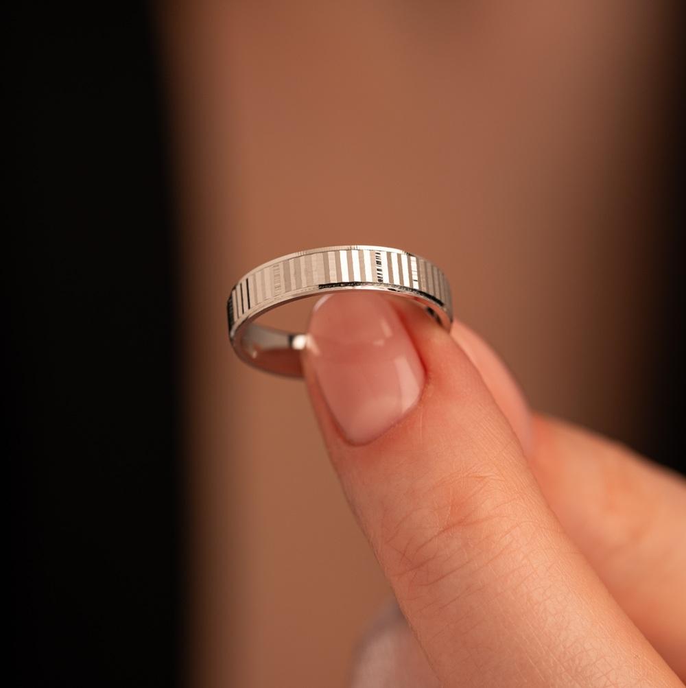 Обручальное кольцо из белого золота 510-000-1013