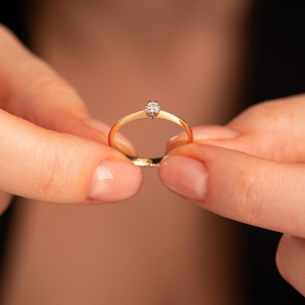 Кольцо из золота с бриллиантом 911088Б