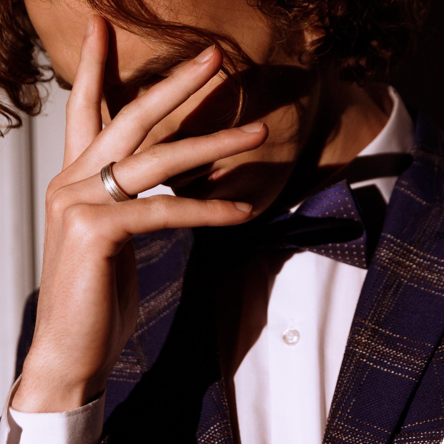 Обручальное кольцо из белого золота 210-000-155