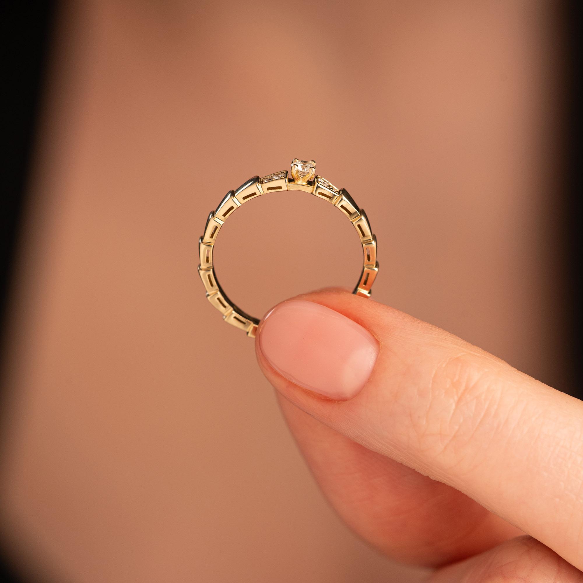 Кольцо из желтого золота с бриллиантами 931507-3Б